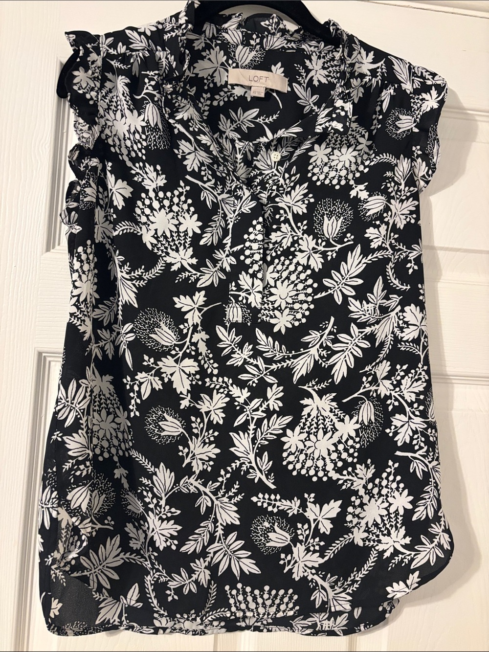 LOFT Black and White Floral Ruffle Cap-Sleeve Blouse